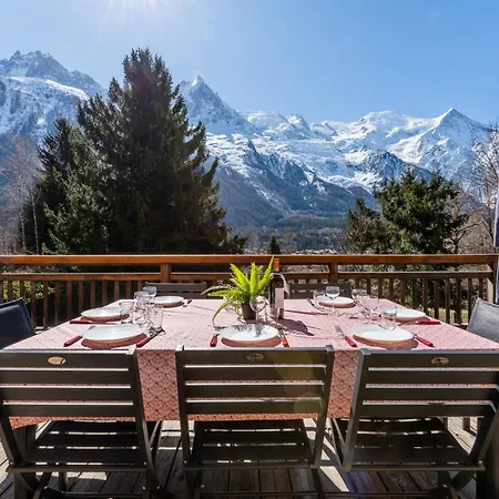 Chalet Les Airelles Mont-blanc View - Happy *